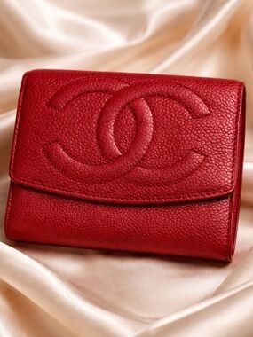VINTAGE (1997-1999 line) CHANEL RED CAVIAR LEATHER WALLET